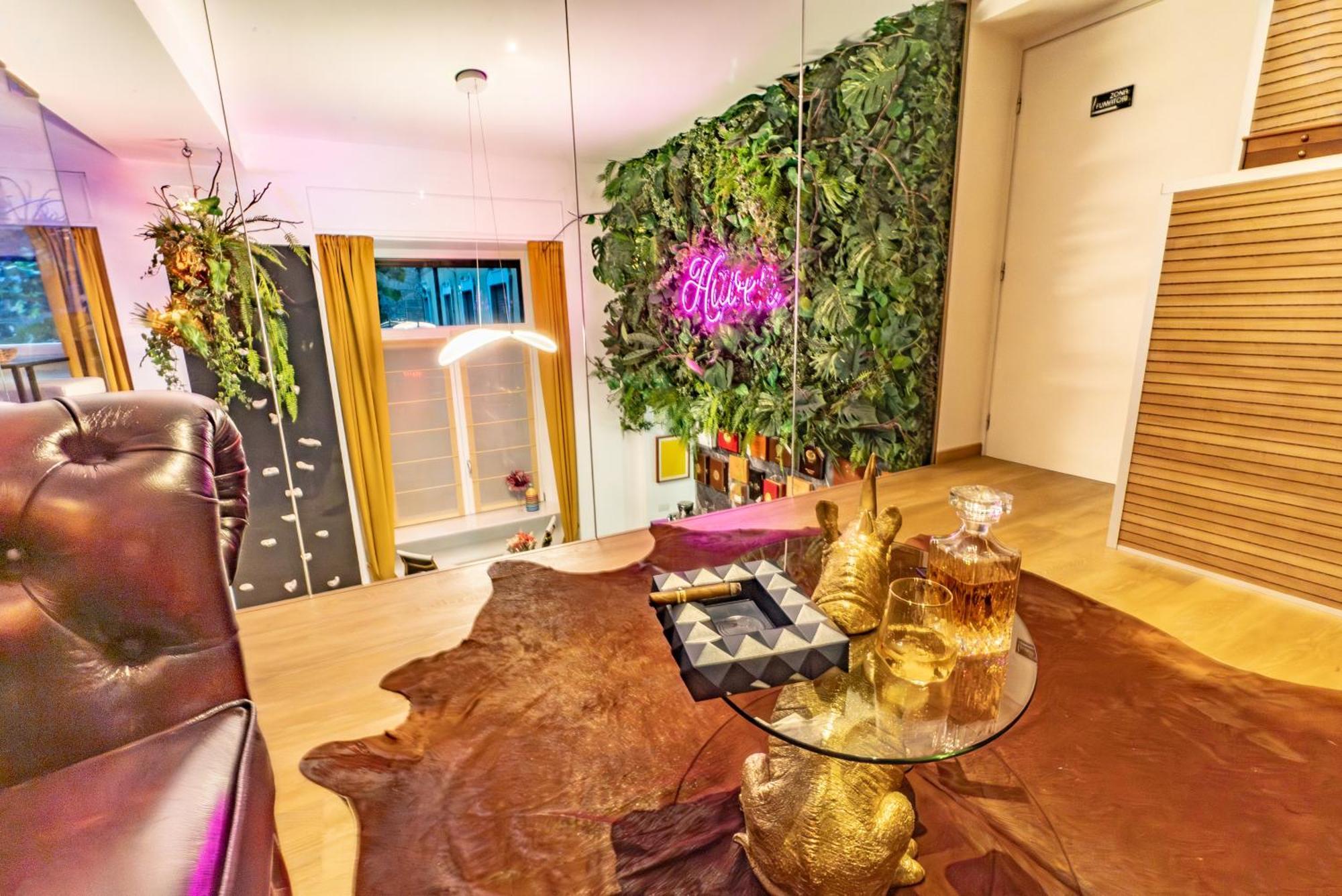 Luxe & Central Haven - Jacuzzi, Sauna, Steam, Private Parking Комо Экстерьер фото
